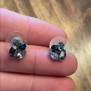 Small sorrelli studs